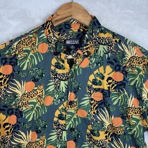 Massive Cheetah AOP Men Size M Tropical Short Sleeve Button Down Shirt Safari